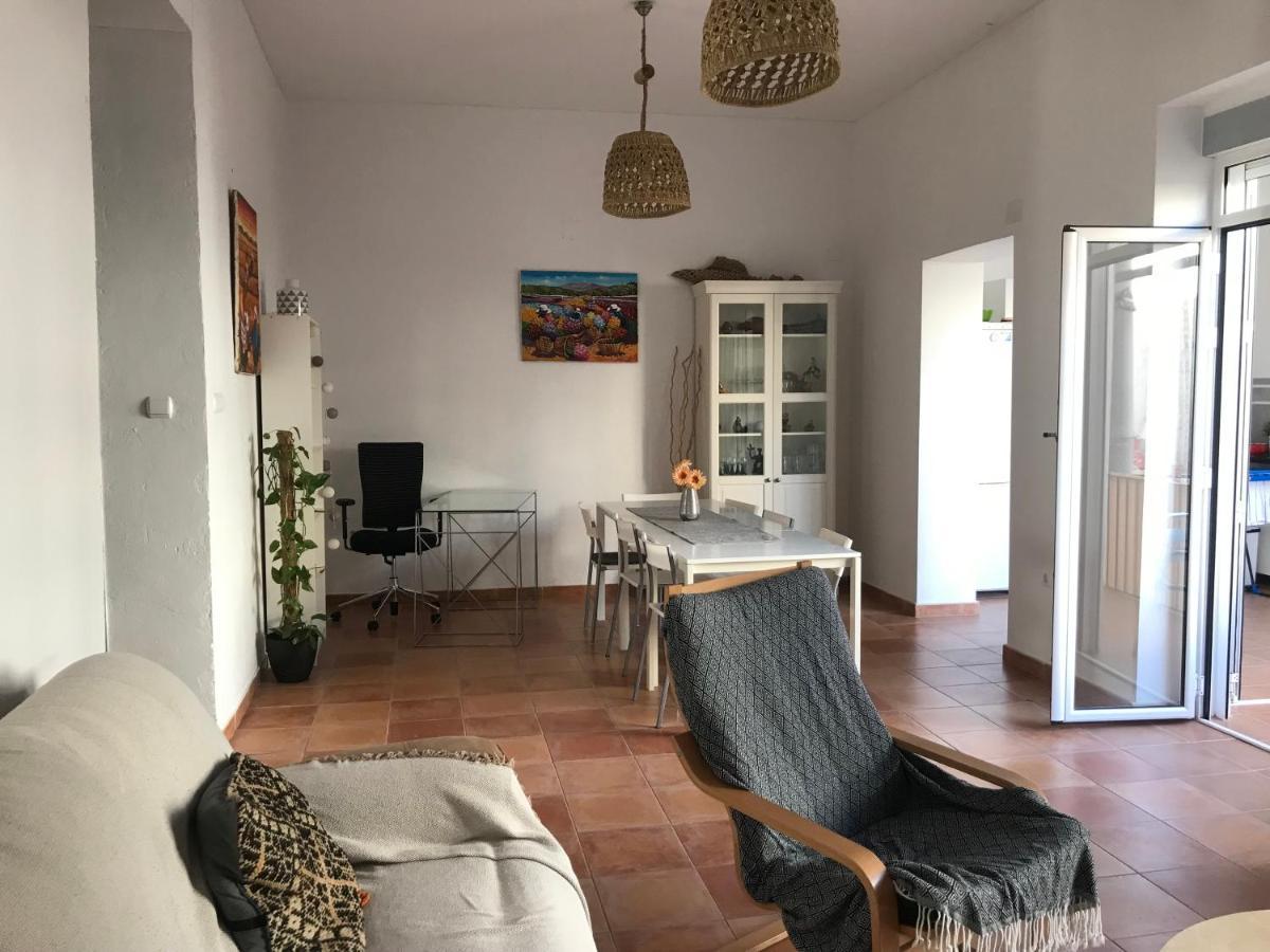 Ferienwohnung Im Zentrum Alicante Bagian luar foto