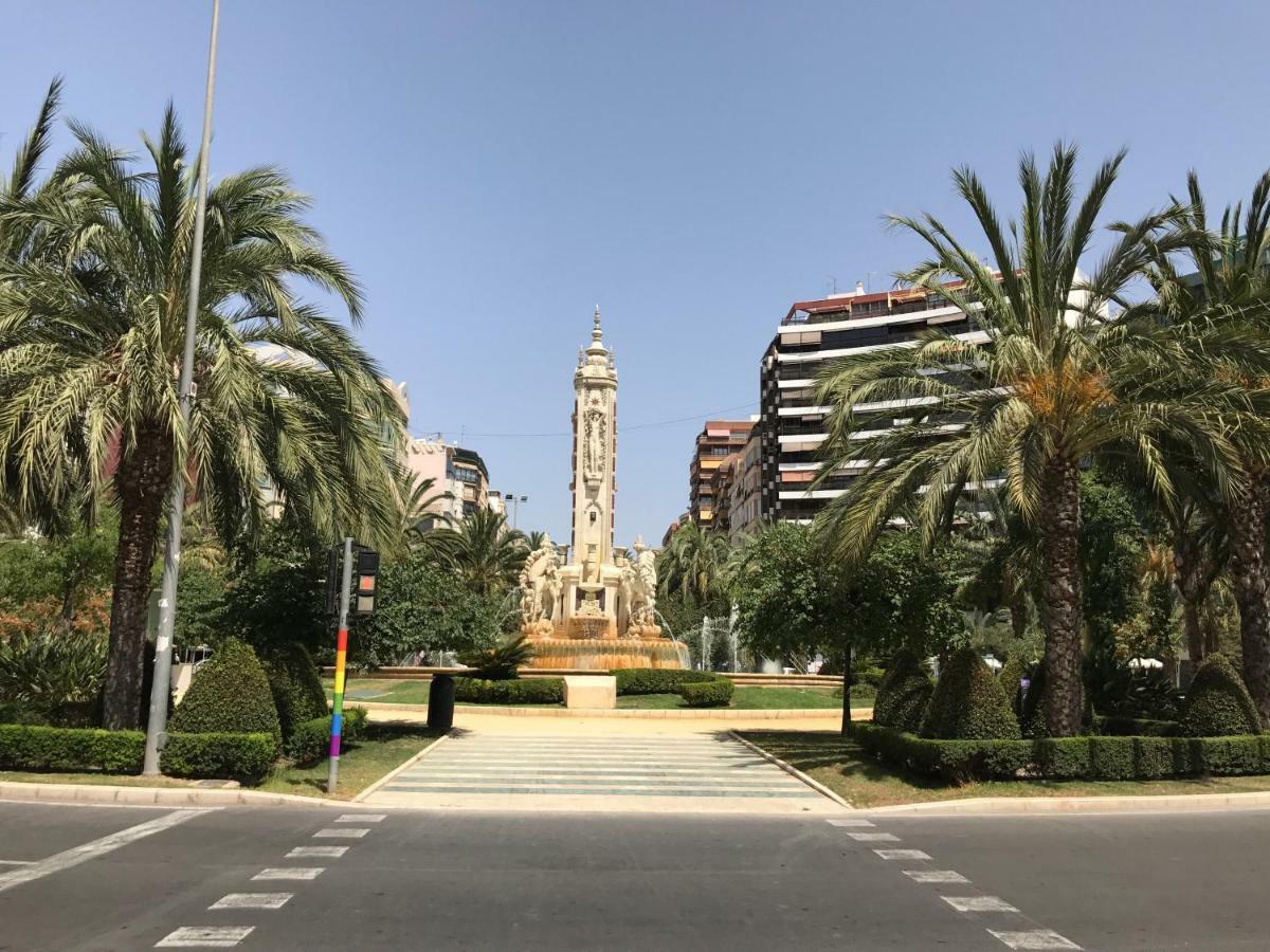 Ferienwohnung Im Zentrum Alicante Bagian luar foto