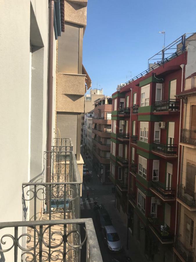 Ferienwohnung Im Zentrum Alicante Bagian luar foto