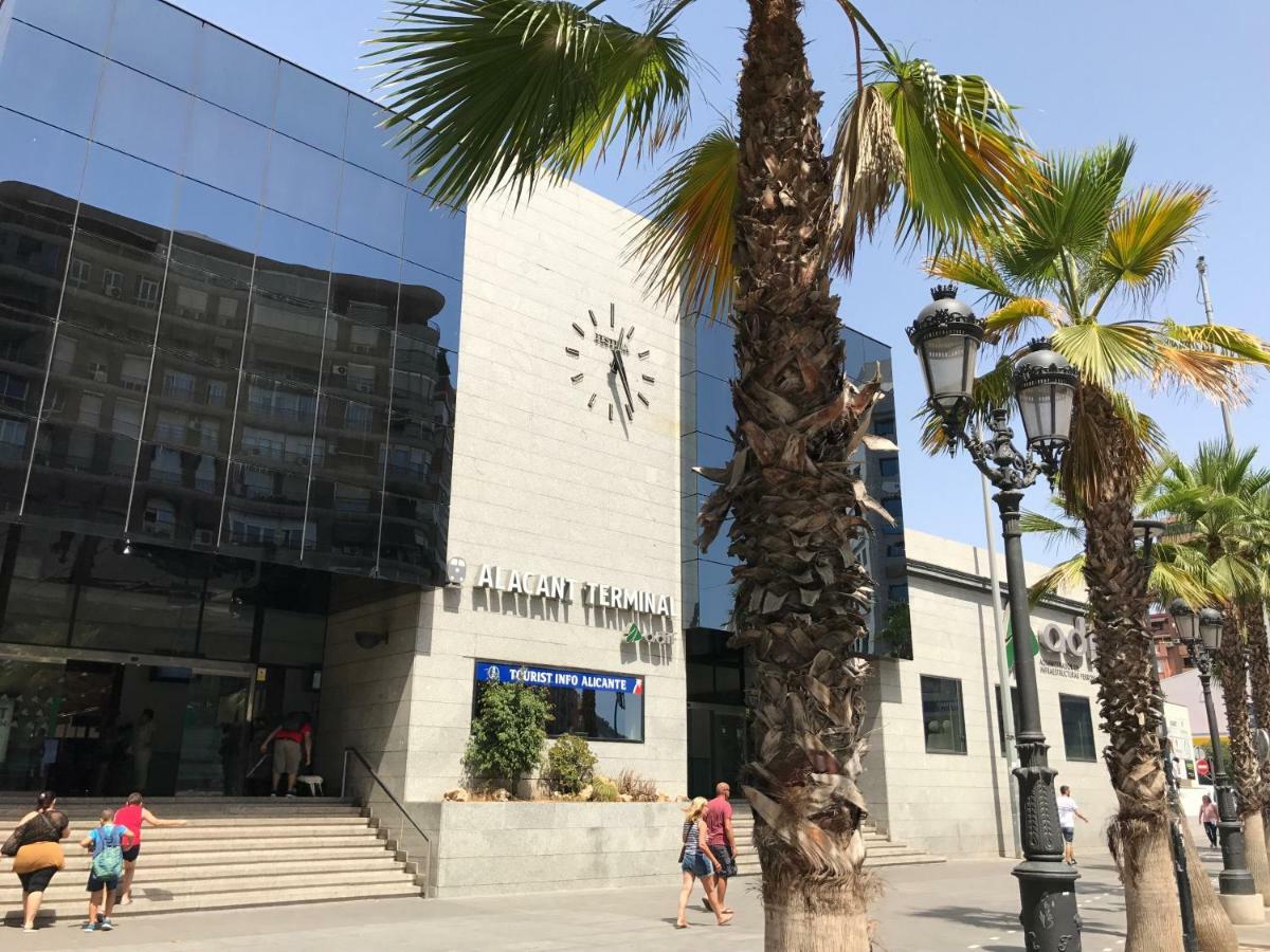Ferienwohnung Im Zentrum Alicante Bagian luar foto
