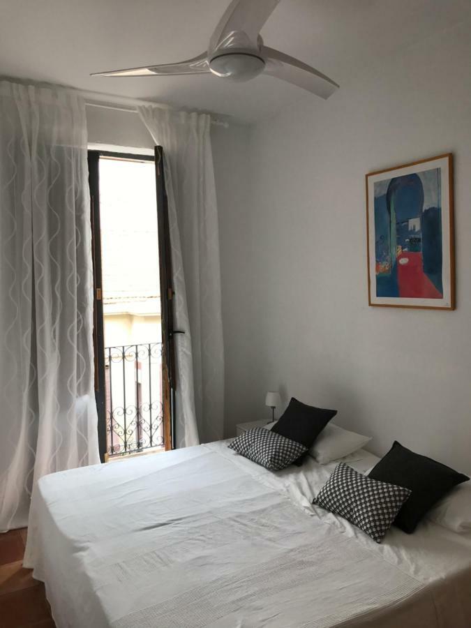 Ferienwohnung Im Zentrum Alicante Bagian luar foto
