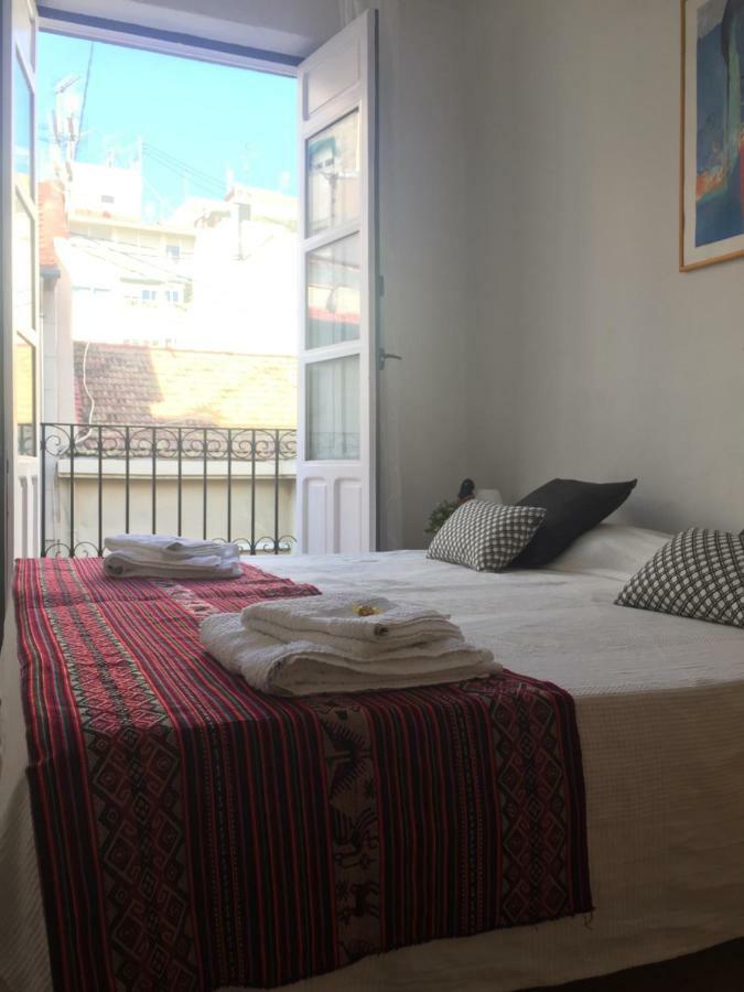 Ferienwohnung Im Zentrum Alicante Bagian luar foto
